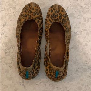 Leopard Tieks